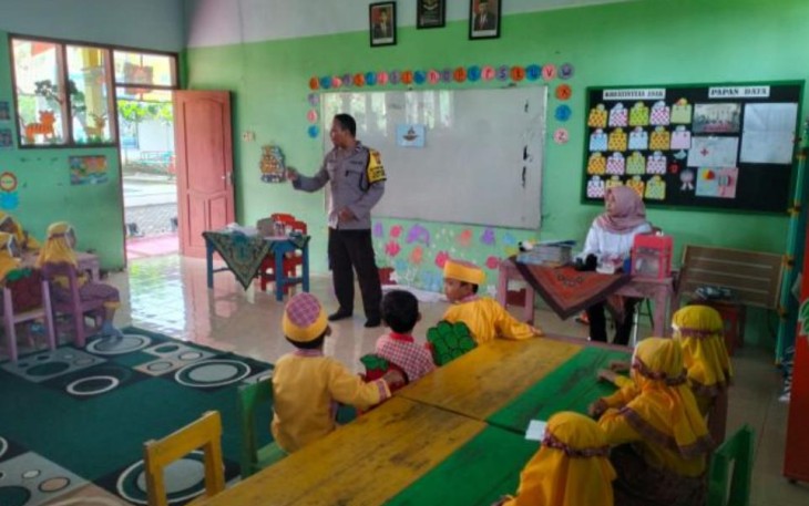 Polres Tulungagung Beri Imbauan Terkait Pemberitaan Hoax Melalui Bhabinkamtibmas 