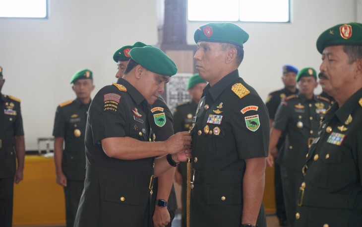 Pangdam XVIII/Kasuari Mayjen TNI Ilyas Alamsyah, S.E., M.Tr.(Han) Pimpin Sertijab Irdam dan Kapoksahli