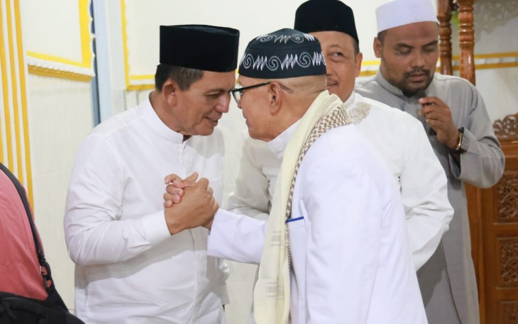 Gubernur Kepulauan Riau H. Ansar Ahmad saat Safari Ramadhan di Masjid Hidayatullah Tanjungpinang.