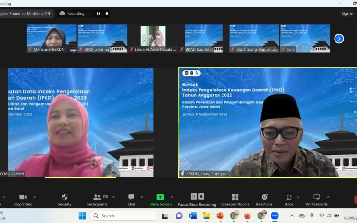 Bimtek IPKD yang digelar Badan Penelitian dan Pengembangan Daerah (BP2D) Provinsi Jabar secara hybrid pada Jumat, 8 September 2023.