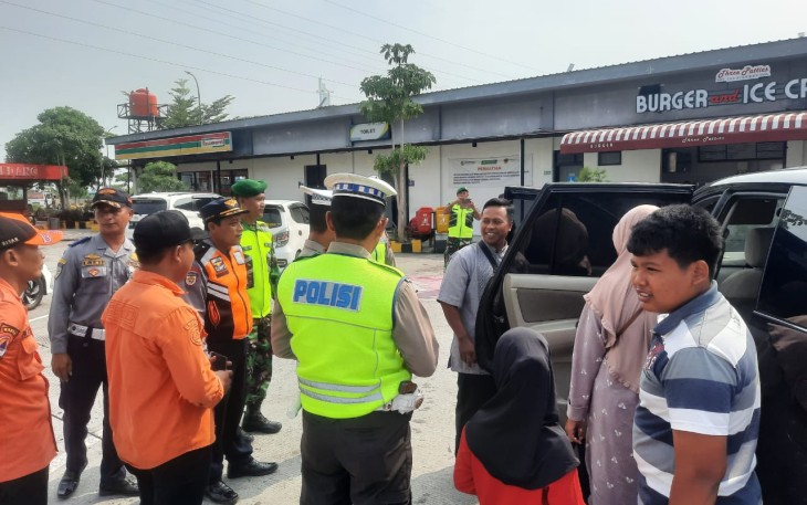 Posko Siaga Bencana KM 626 A jalan Tol Ngawi menuju Kertosono
