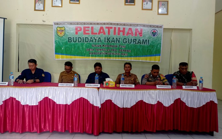 Danramil Sepang saat Hadiri Pelatihan Budidaya Ikan Gurame Desa Tampelas