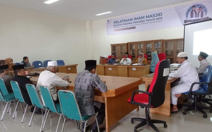 Pemko bersama Kantor Kemenag Kota Padang menetapkan besaran zakat fitrah Ramadhan 1444 Hijriyah.