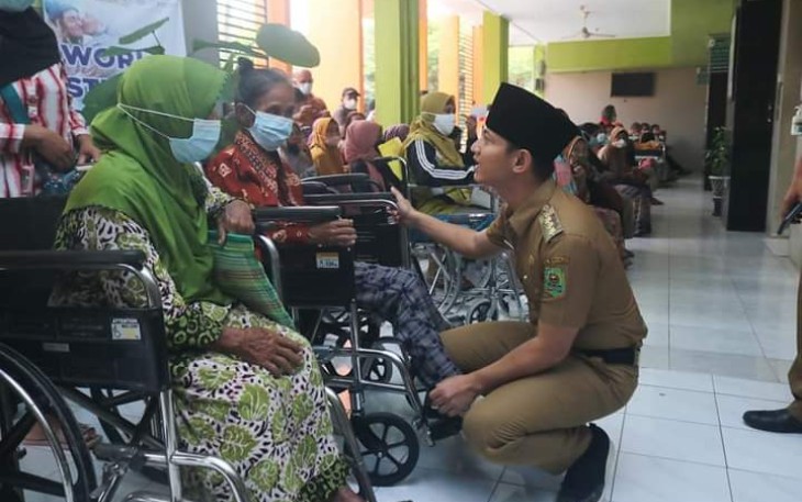 Bupati Trenggalek Mochammad Nur Arifin, bersama jajarannya saat menanggapi keluhan pelayanan di RSUD dr. Soedomo, Selasa (24/1/2023) (Foto : Hardi Rangga klikwarta.com).