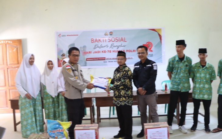 Polres Natuna Sambangi Ponpes Madinatunnajah Beri Tali Asih 