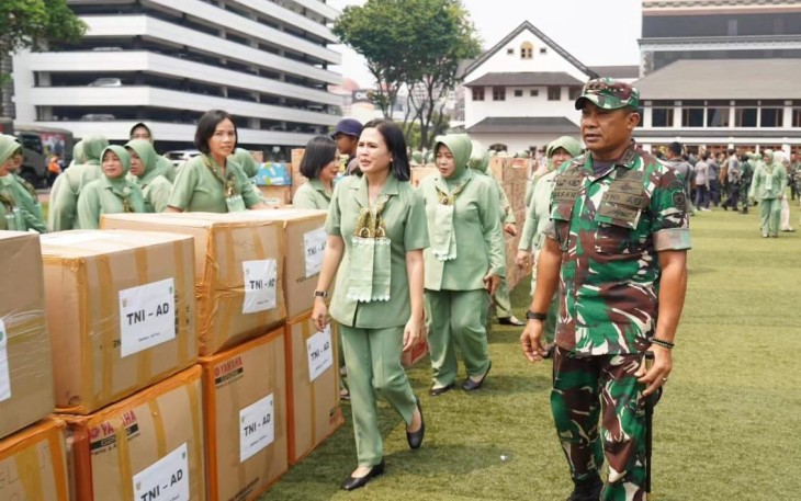Pangdam Jaya saat Hadiri Acara Penyerahan Bantuan Kemanusiaan dari TNI AD Untuk Masyarakat Palestina