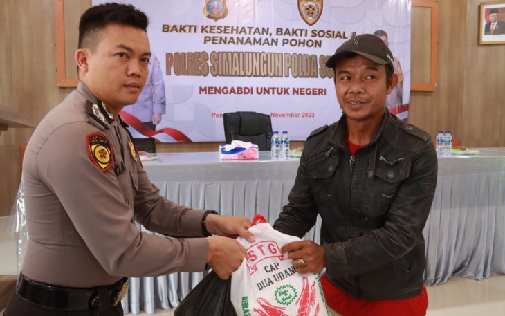 Polres Simalungun saat Bakti Sosial