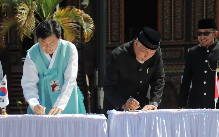 Letter Of Intent (LOI) kerjasama Sister Province antara Provinsi Sumatra Barat dengan Provinsi Jeollabuk-Do, Korea Selatan Resmi ditandatangani kedua belah pihak.