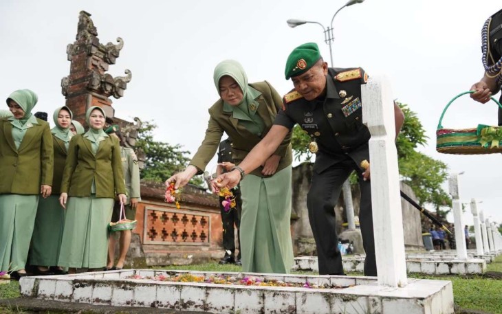 Pangdam IX/Udayana Mayjen TNI Harfendi, S.I.P., M.Sc Pimpin Ziarah Rombongan 