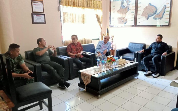 Ketua dan Anggota KPU Minut saat melakukan audiensi dan dengan Dandim 1310/Bitung