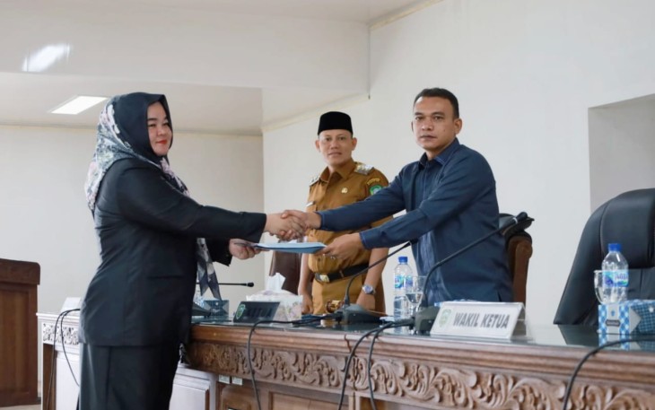 Bupati Sabar AS Teken Nota Kesepakatan Bersama DPRD Pasaman