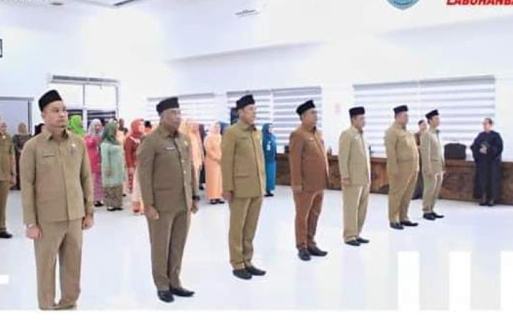 Pejabat Tinggi Pratama dan Pejabat Administrator Pemkab Labuhan Batu yang dilantik 