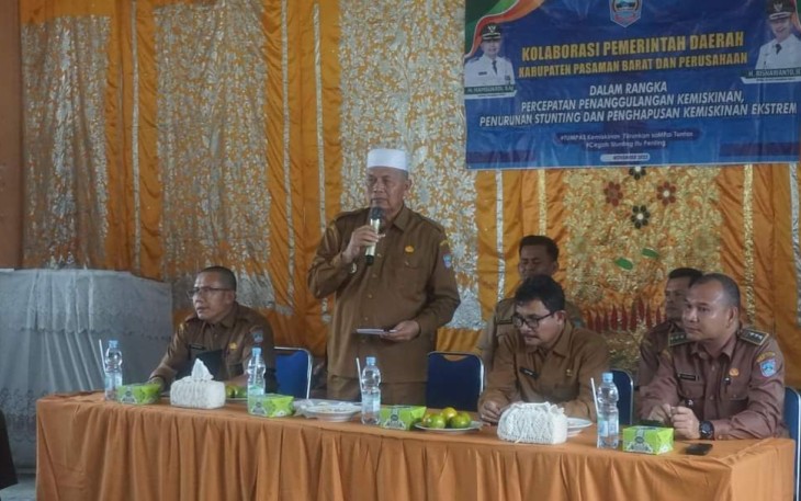 Kolaborasi guna mempercepat penanggulangan kemiskinan, penurunan stunting dan penghapusan kemiskinan ekstrem itu dilakukan dengan sejumlah perusahaan yang ada di Kecamatan Kinali, pada Selasa (14/11) yang berlangsung di Aula Kantor Camat Kinali. 