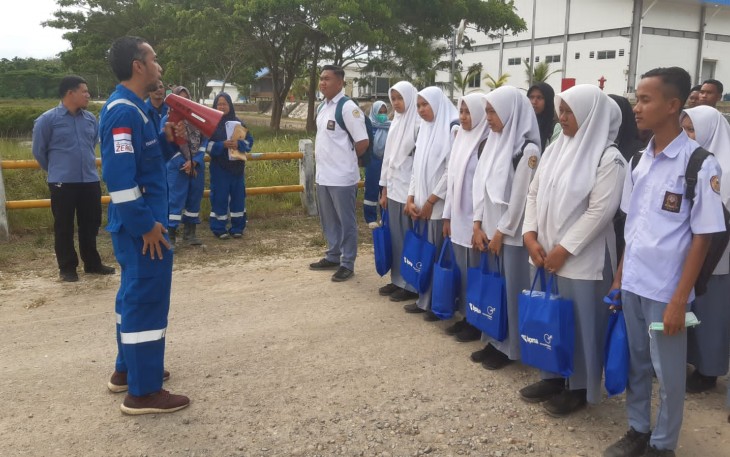 Puluhan Pelajar dan Guru saat Datangi Lokasi CPP Medco E&P di Aceh Timur