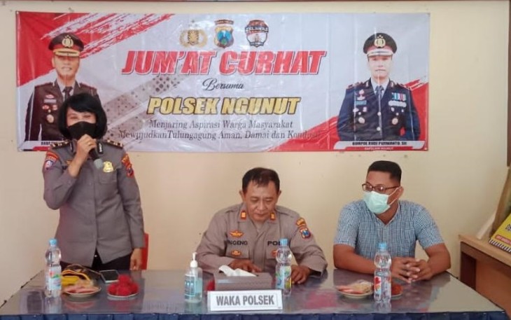 Polsek Ngunut saat Kembali Gelar Jum’at Curhat