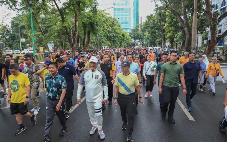 Pangdam I/BB Ikut Ramaikan Fun Walk Bersama Ribuan Warga Kota Medan 