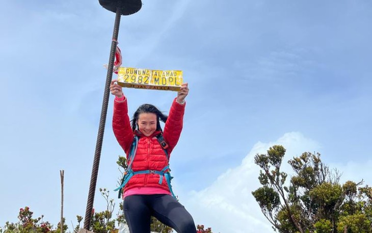 Pendaki Handal Fransisca Harli Janto Pecahkan Rekor Daki Puncak Gunung Talamau 16 Jam Pulang Pergi