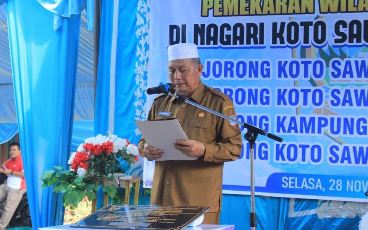 Bupati Pasaman Barat (Pasbar), Hamsuardi saat meresmikan Pemekaran Wilayah Kejorongan sejumlah nagari di Kecamatan Lembah Melintang, diantaranya Nagari Koto Sawah Ujung Gading, Nagari Koto Gunung Ujung Gading, dan Nagari Brastagi Ujung Gading.