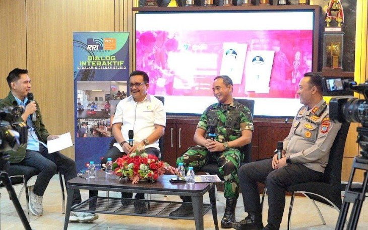 Wali Kota Bitung Maurits Mantiri bersama Dandim 1310/Bitung, Letkol Arm Yoki Efriandi Gumay, M.Han dan Kapolres Bitung AKBP Tommy Bambang Souissa SIK saat menjadi Narasumber