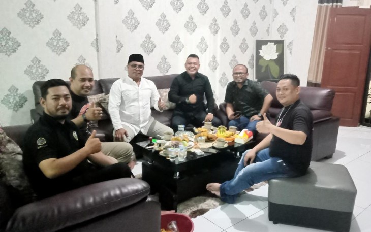 Rapat pembentukan Tim Formatur yang dipimpin Plt Ketua Umum Pengprov Kodrat Bengkulu, Aden Yogi Sandra, Minggu (9/4/2023) malam.