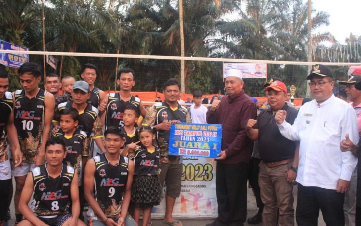 Bupati Hamsuardi Tutup Turnamen Volly Ball RPS Cup II Tahun 2023 
