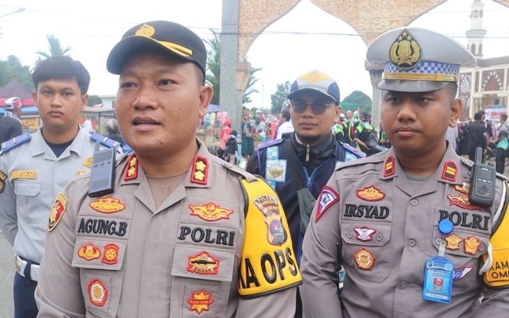 Kapolres Pasaman Barat saat Pimpin Puluhan Personel Amankan Kegiatan Long March Aksi Bela Palestina 