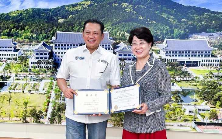 Bamsoet saat memenuhi undangan Wakil Gubernur Provinsi Gyeongsangbuk-do, Korea Selatan Mrs. Dal Hee Lee di kantor pemerintah provinsi Gyeongsangbuk-do, Korea Selatan, Sekasa (19/9/23).