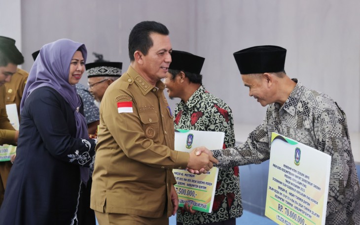 Total Bantuan Rp 10 Miliar Diserahkan Gubernur Ansar Untuk 185 Rumah Ibadah dan 617 Guru PA Kabupaten Bintan