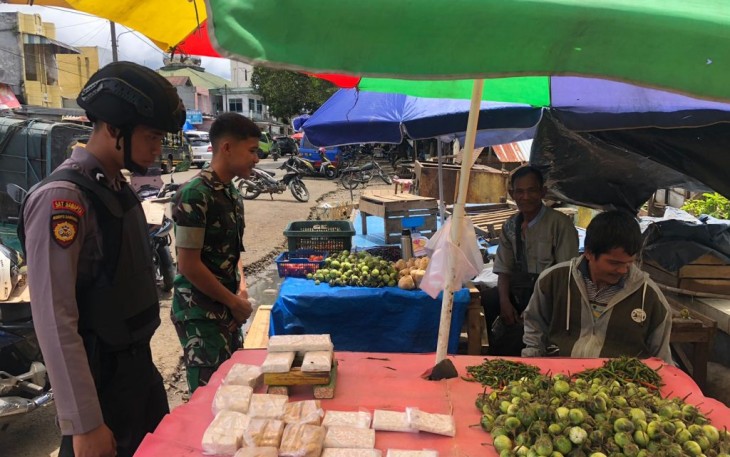 Anggota Polres Bengkulu Utara dan Kodim 0423 saat Patroli Bersama