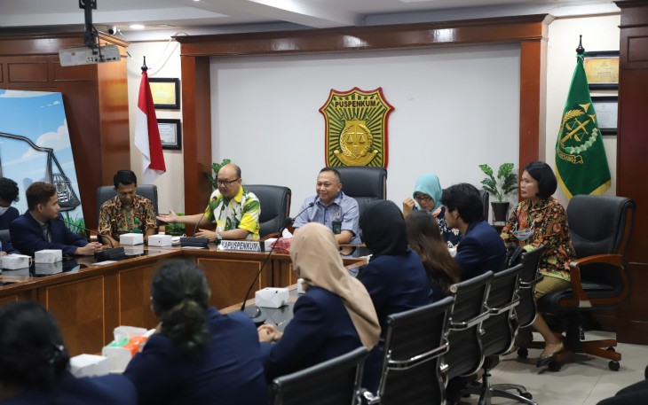 Kapuspenkum Kejagung Terima Kunjungan Mahasiswa President University 
