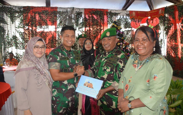 Kodim 1710/Mimika, Mile 32 Distrik Kuala Kencana, Kodim 1710/Mimika menggelar acara Natal bersama dan peringatan HUT ke-27 Kodim 1710/Mimika  guna menciptakan soliditas antar prajurit Kodim 1710/Mimika bersama PNS, Purnawirawan dan Warakawuri dalam suasana Natal tahun 2023, Rabu (27/12/2023)