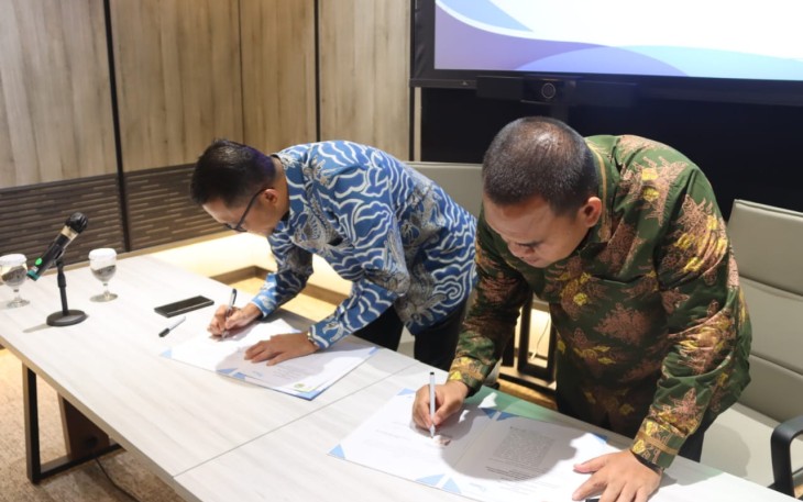 Bupati Blora Arief Rohman menandatangani MoU dengan pihak PT Maharaksa Biru Energi Tbk.