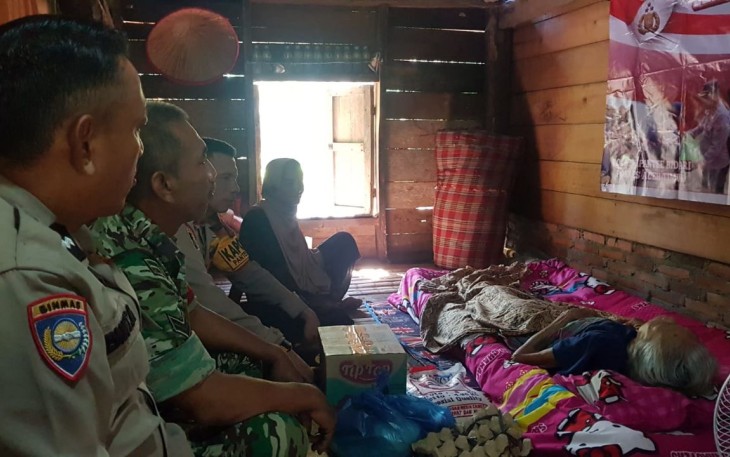Polsek Pantee Bidari Berikan Bantuan Kemanusiaan Untuk Negeri Kepada Warga yang Sakit