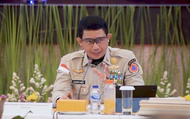 Kepala BNPB Letjen TNI Suharyanto, S. Sos., M.M. saat menghadiri Rapat Koordinasi Tingkat Menteri membahas Persiapan Penyelenggaraan Sail Teluk Cendrawasih Tahun 2023 di Kantor Kementerian Investasi, Jakarta pada Rabu (11/8).