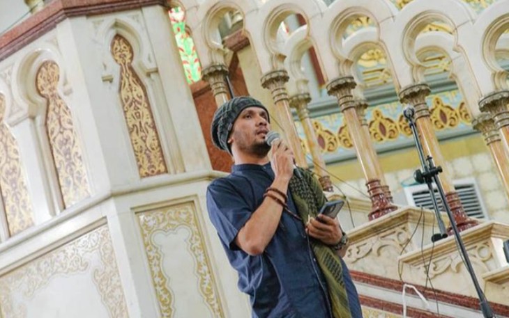 Ketua PWNU Jatim, KH. Marzuki Mustamar, Ustad Hannan Attaki