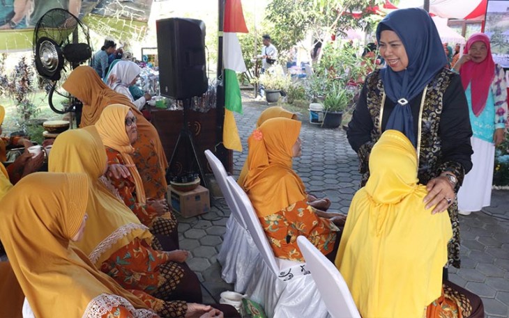 Ketua TP-PKK Kepri Dewi Kumalasari Ansar saat menyambut TP PKK Sulsel