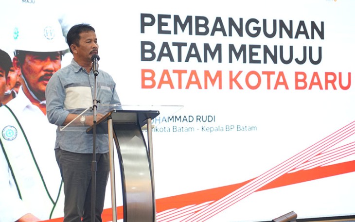 Kepala BP Batam, Muhammad Rudi di sela kegiatannya bersama masyarakat, Selasa (19/12/2023).