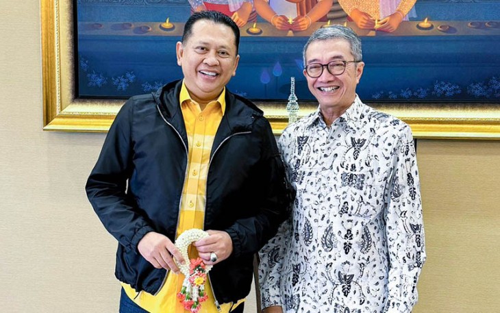 Bamsoet saat bertemu Duta Besar RI untuk Thailand Rachmat Budiman di Bangkok, Senin (27/11/23). 