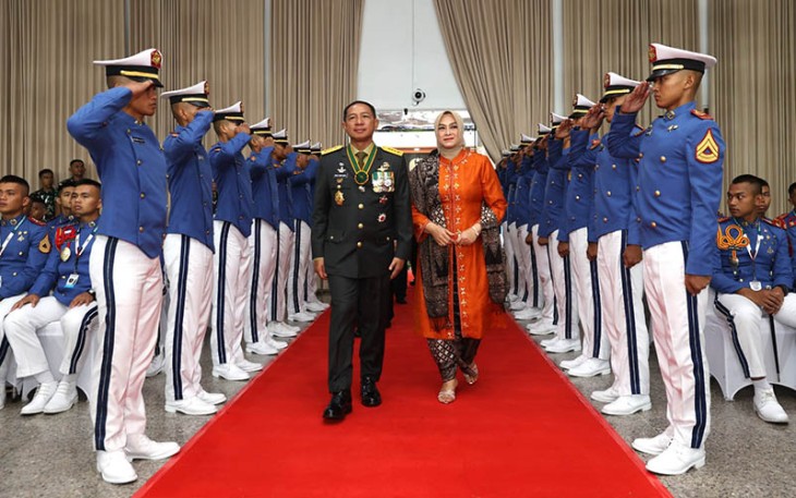 Kasad Jenderal TNI Agus Subiyanto memimpin upacara Wisuda Purnawira Perwira Tinggi (Pati) TNI AD di Gedung Lilly Rohli, Akademi Militer (Akmil), Magelang, Jawa Tengah, Sabtu (11/11/2023).