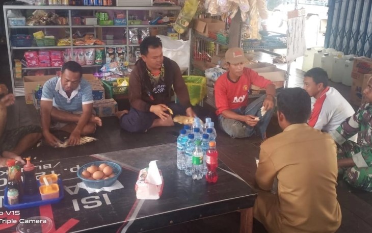 Warung kopi sarana menjalin keakraban Babinsa dengan warga binaannya