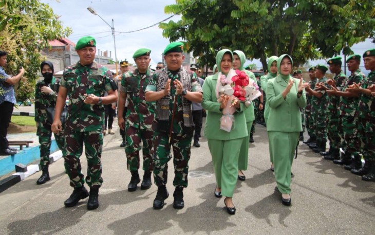 Pangdam I/BB Mayjen TNI Achmad Daniel Chardin saat mengunjungi Kodim 0309/Solok