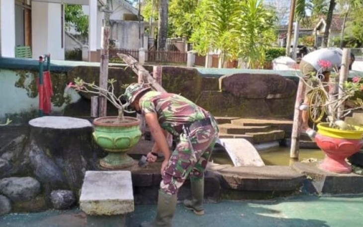 Koramil 0801/01 Pacitan Ciptakan Lingkungan Bersih