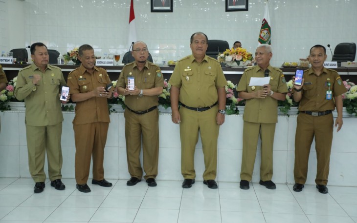 OPD dan Camat se-Kabupaten Asahan saat Lakukan Penandatanganan Perjanjian Kinerja