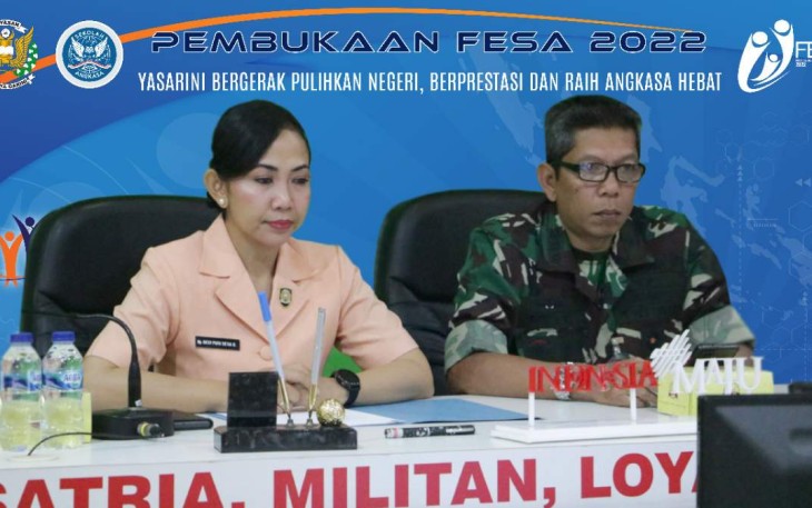 Danlanud Husein Sastranegara Kolonel Pnb I Gusti Putu Setia bersama Ketua Yasarini mengikuti pembukaan FESA 2022 secara virtual di Bandung, Selasa (10/1)
