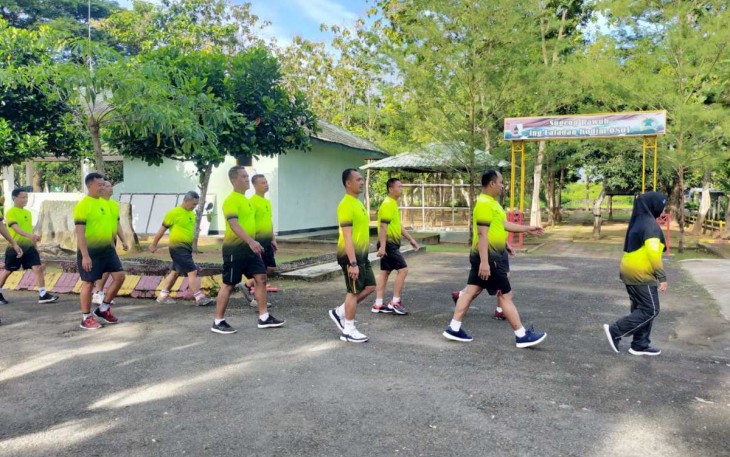 Olahraga lari pagi prajurit Kodim 0801/Pacitan 