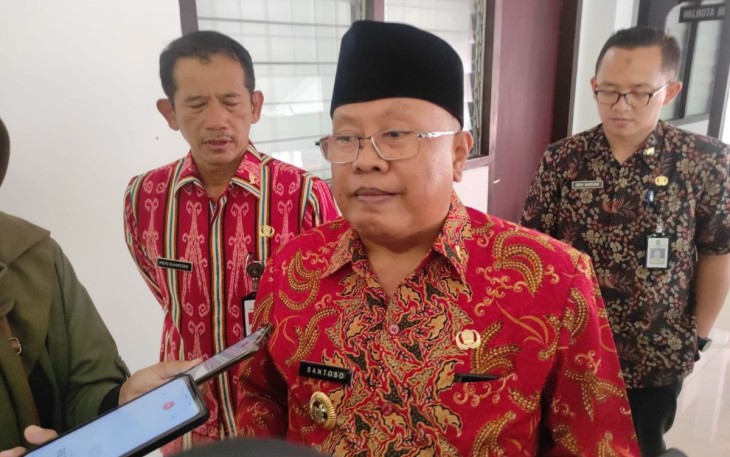 Walikota Blitar Drs. Santoso 