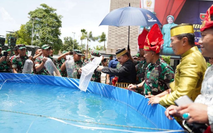 Kasad Jenderal TNI Dudung Abdurachman tinjau bioflok ikan