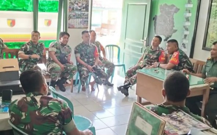 Danramil 0801/01 Pacitan Berikan Jam Komandan