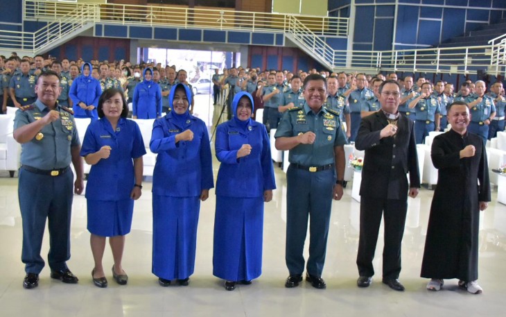 Perayaan Natal TNI AL di Jakarta 