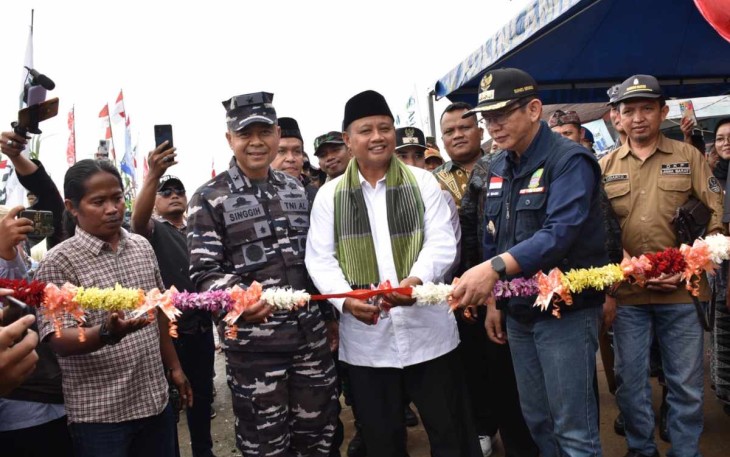 Laksma TNI Singgih Sugiarto saat menghadiri syukuran nelayan enam muara